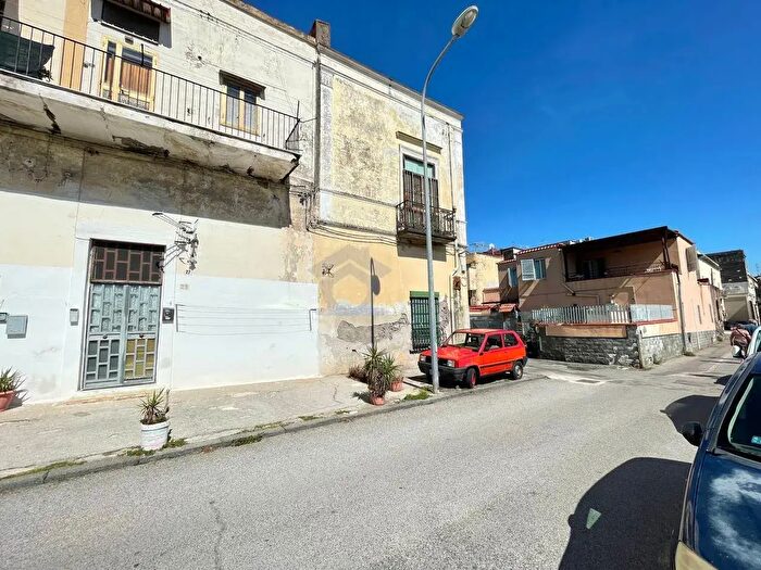 Casa con 8 locali in vendita in Via Margherita di Savoia, Torre Annunziata