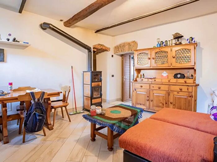 Casa con 10 locali in vendita in Via Vico, Cuvio