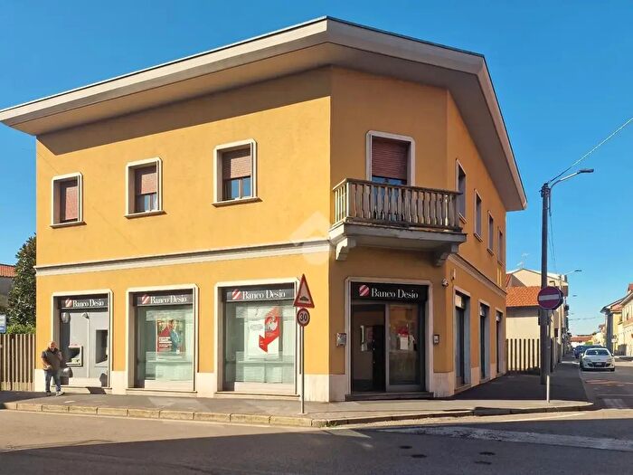 Casa quadrilocale in vendita in Via Silvio Pellico, Muggiò