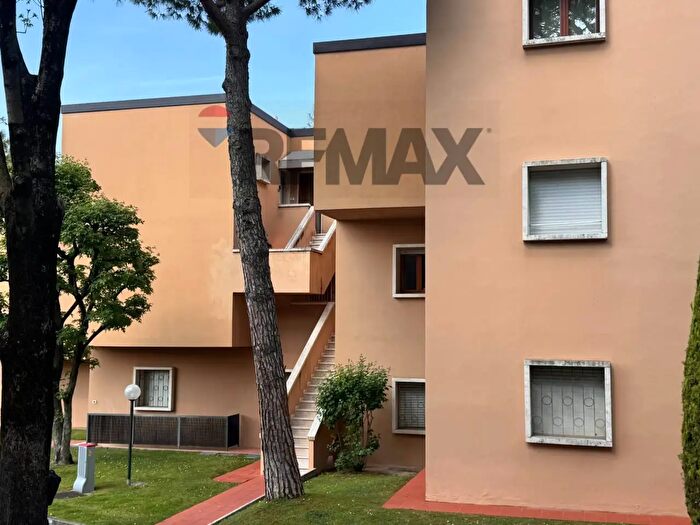 Appartamento trilocale in vendita in Via Madonnina, Peschiera Del Garda