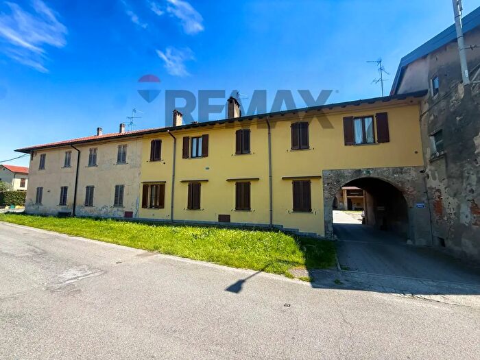 Appartamento bilocale in vendita in Via Cascina Bettolino, Usmate Velate