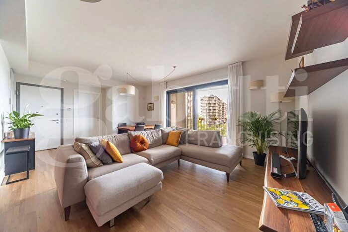 Appartamento con 5 locali in vendita in Via Pasolini, Milano