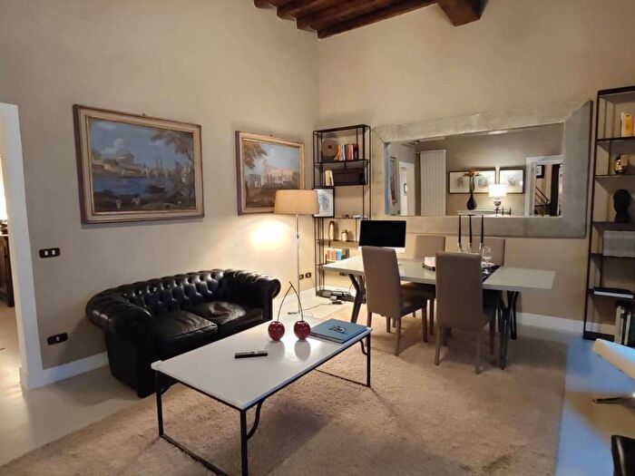 Appartamento trilocale in affitto in Via dei Coronari, Piazza Navona, Roma