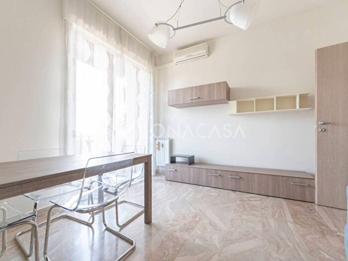 Appartamento bilocale in affitto in Via Maria Cristina, Centro, Pero