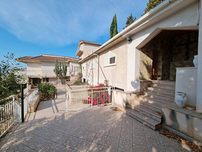 Casa con 13 locali in vendita in Misilmeri