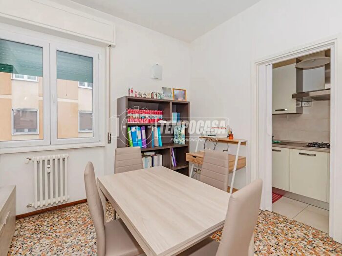 Appartamento bilocale in vendita in Viale Montegrappa, Vigevano