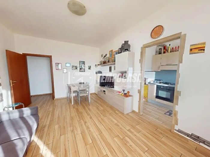 Appartamento trilocale in vendita in Via Calabria, Cesano Maderno