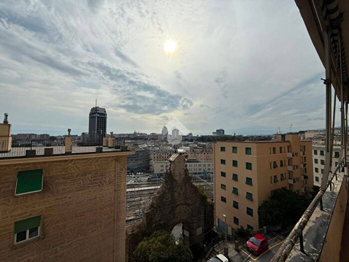 Appartamento con 6 locali in affitto in Via Imperia, Manin, Genova