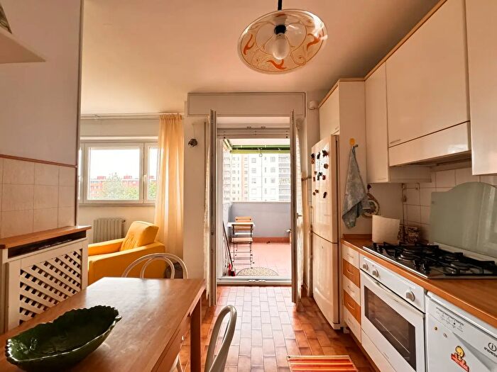 Appartamento quadrilocale in vendita in Via Alex Visconti, Milano