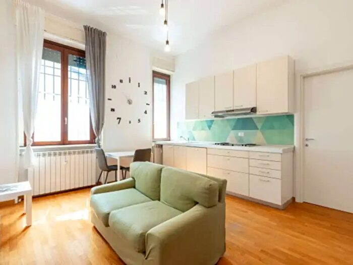 Appartamento bilocale in vendita in Via Belinzaghi, Milano