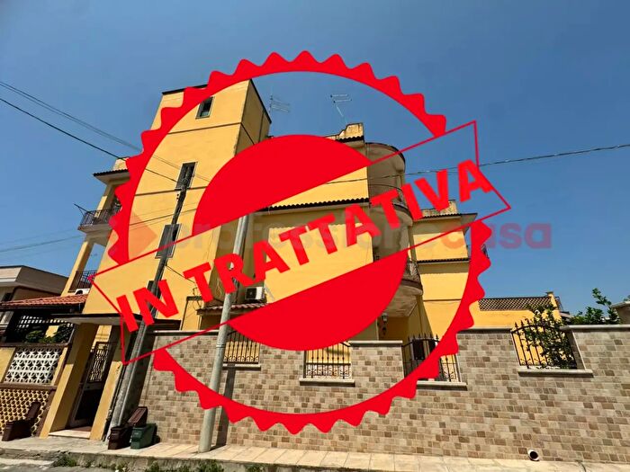 Appartamento quadrilocale in vendita in Via Lago Maggiore, Pulsano