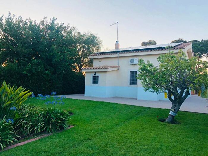 Casa trilocale in affitto in Strada Spinagallo, Maeggio, Siracusa