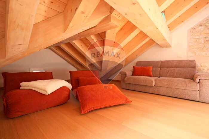 Appartamento quadrilocale in vendita in Via Cavour, Asiago