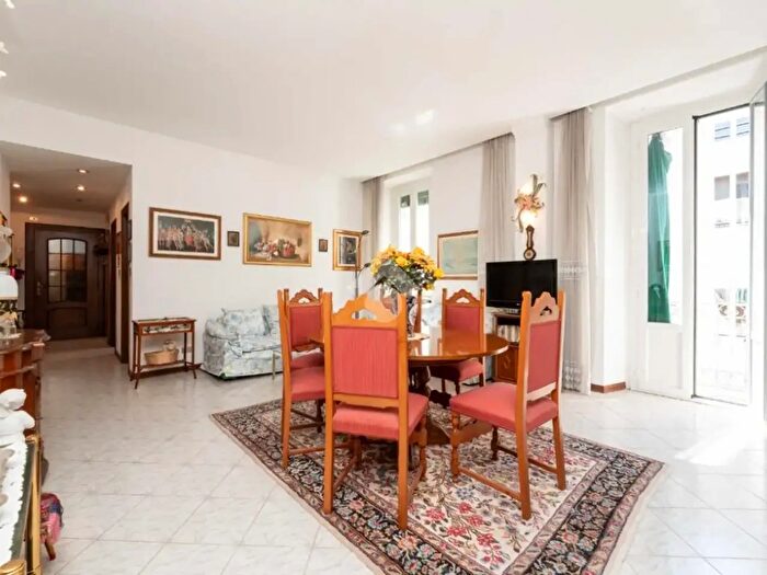 Appartamento trilocale in vendita in Viale Monte Nero, Milano