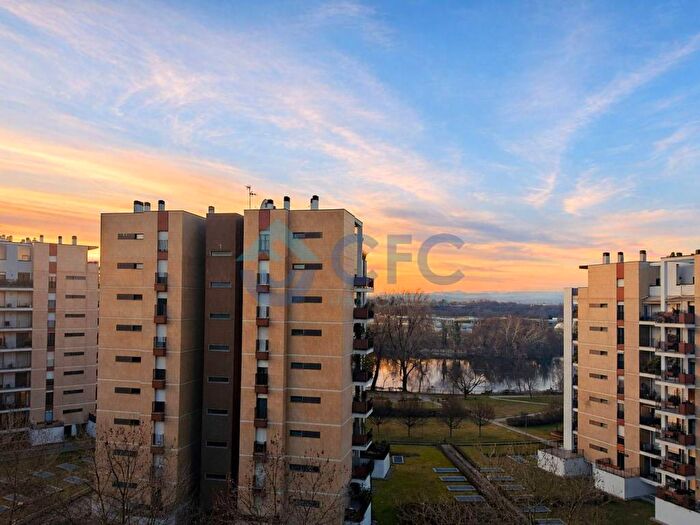 Appartamento trilocale in affitto in Via Europa, Centro, San Donato Milanese