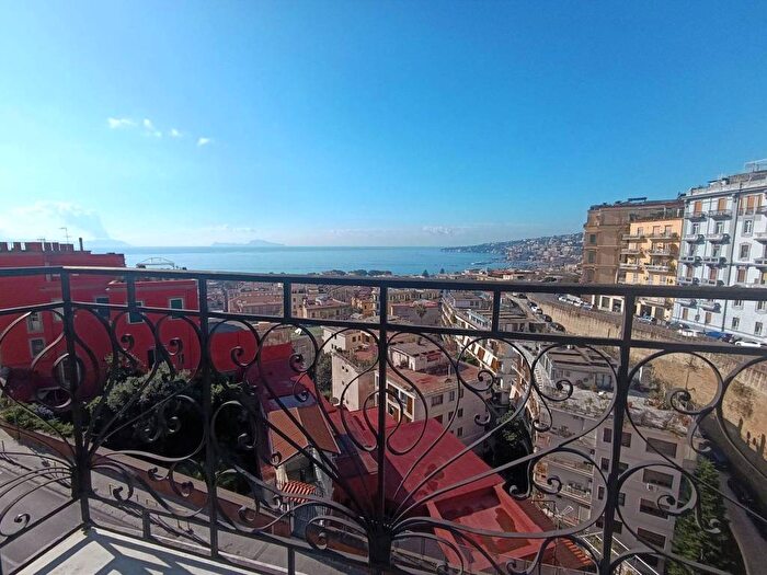 Appartamento quadrilocale in affitto in Corso Vittorio Emanuele, Chiaia, Napoli