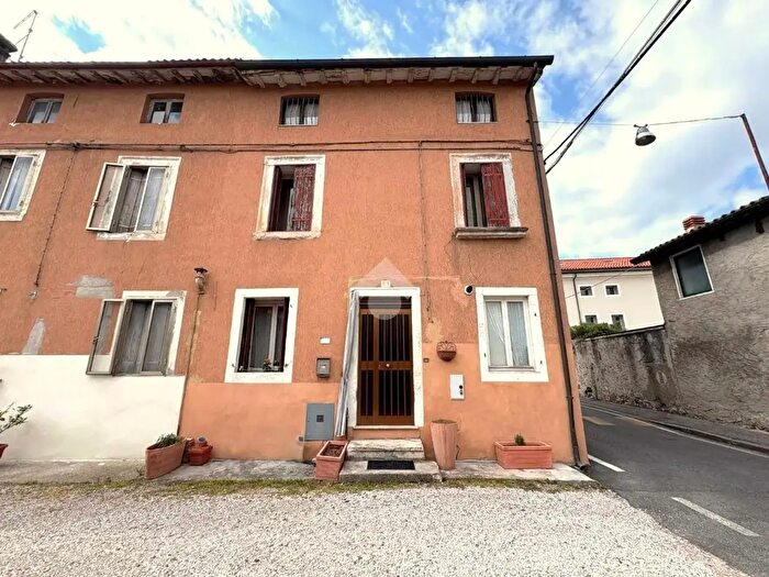 Casa trilocale in vendita in Via Tecchio, Montecchio Maggiore