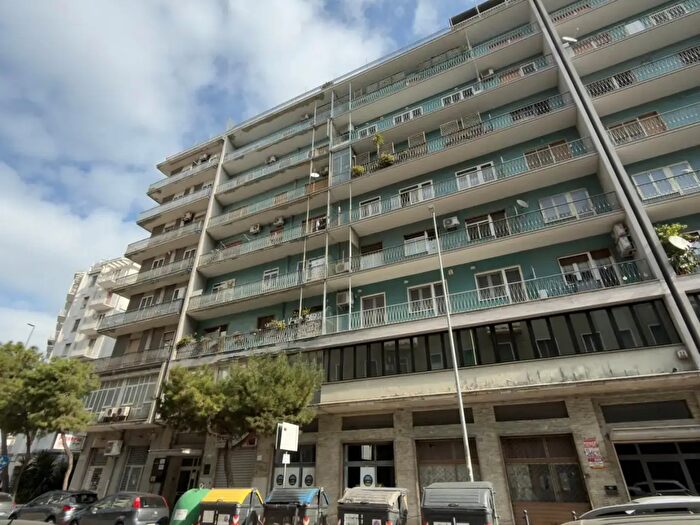 Appartamento quadrilocale in vendita in Via Conte Appiano, Foggia