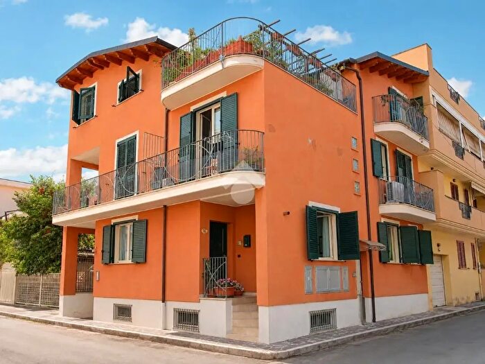 Appartamento trilocale in vendita in Via l Settembrini, Roseto Degli Abruzzi