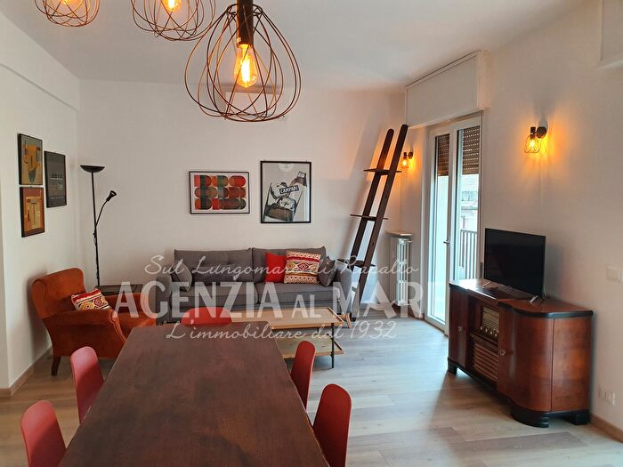 Appartamento trilocale in vendita in Rapallo