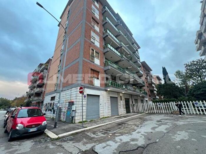 Appartamento quadrilocale in vendita in Via Girolamo Calvanese, Foggia