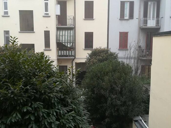 Appartamento bilocale in affitto in Via Spezia, Famagosta, Milano