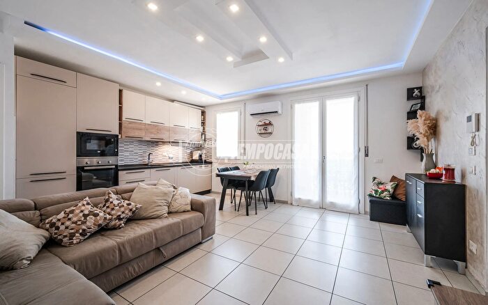 Appartamento trilocale in vendita in Via Natalino Marchi, Savignano Sul Panaro