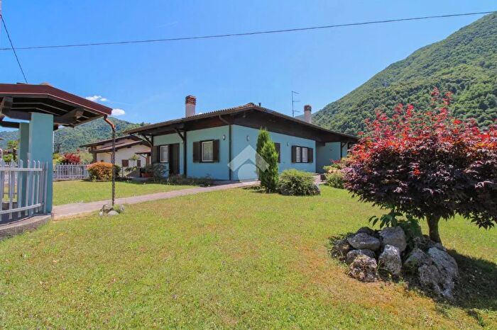 Casa con 5 locali in vendita in Via Mocenigo, Vestone
