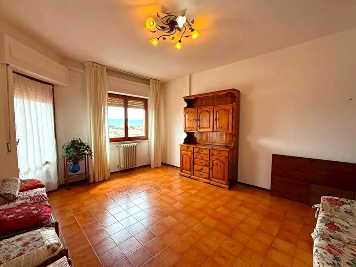 Appartamento trilocale in vendita in Follonica