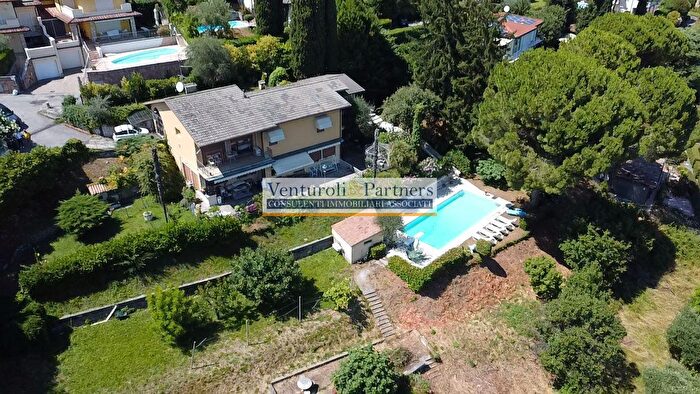 Casa in vendita in Soiano Del Lago