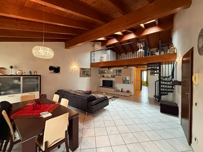 Appartamento quadrilocale in vendita in Schivenoglia