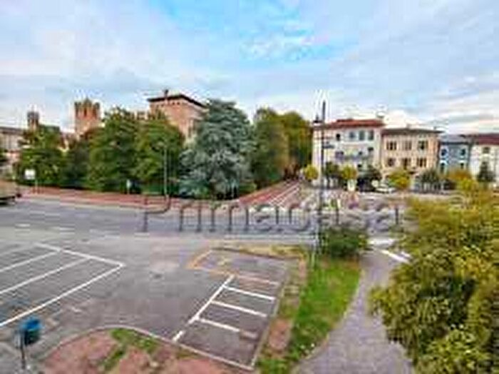 Casa con 5 locali in vendita in Piazza della Vittoria, Sanguinetto