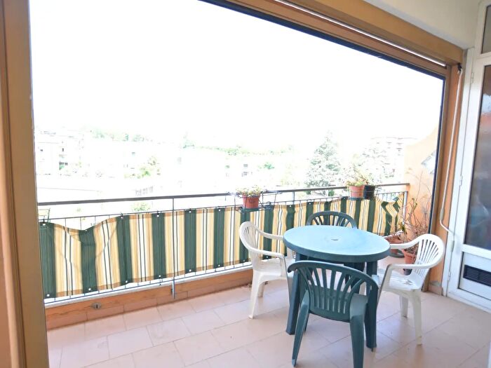 Appartamento trilocale in vendita in Via Sabazia, Vado Ligure