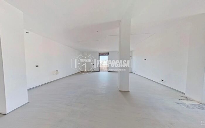 Appartamento trilocale in vendita in Via Guicciardini, Triggiano