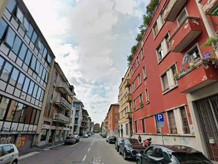 Appartamento trilocale in affitto in Viale Famagosta, Milano