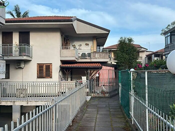 Appartamento bilocale in vendita in Via Carrata, Mascali