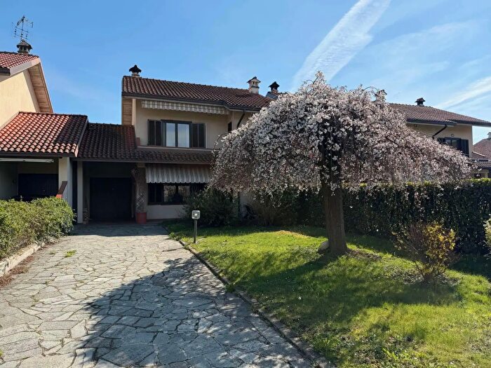 Casa con 5 locali in vendita in Frossasco