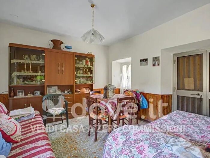 Casa con 5 locali in vendita in Via Poce Snc, Pofi