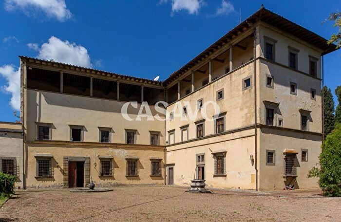 Appartamento con 6 locali in vendita in Scandicci