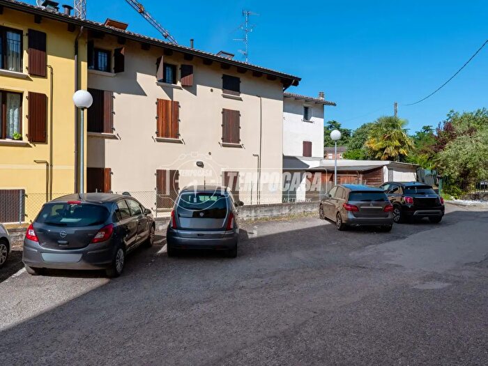Appartamento con 6 locali in vendita in Via Borgo Costa, Montecchio Emilia