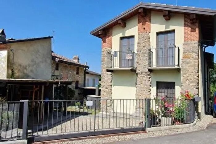 Casa trilocale in vendita in Località Colombara Fortunago, Fortunago