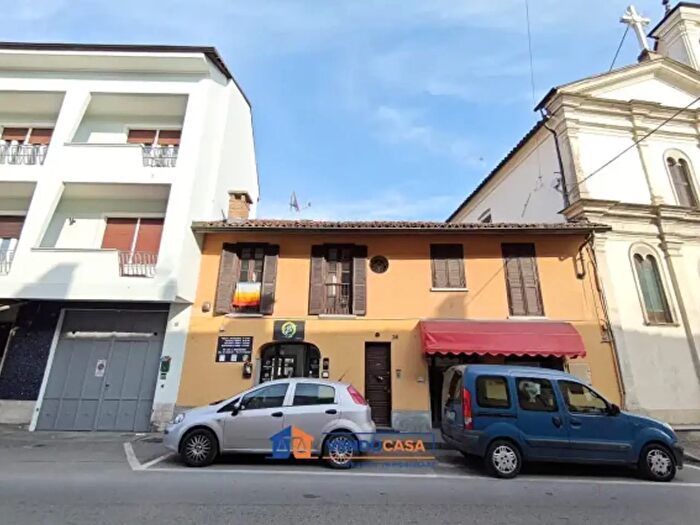 Casa con 6 locali in vendita in Via Fratelli Vercelli, Carmagnola