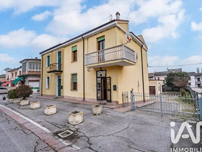 Casa quadrilocale in vendita in Via Mantova, Vigarano Mainarda