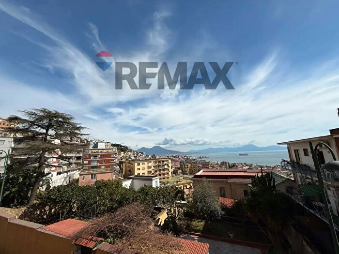 Appartamento quadrilocale in vendita in Napoli