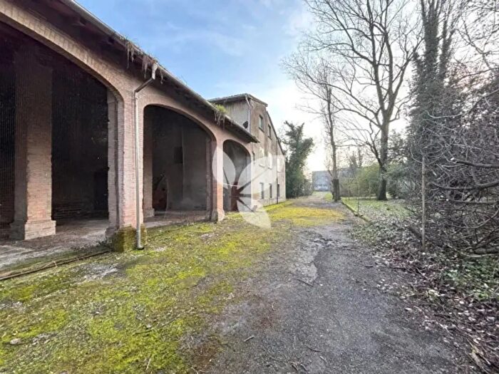 Casa con 6 locali in vendita in Via Pierino Santini, Parma