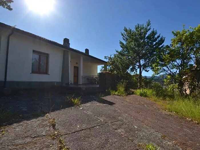 Casa con 7 locali in vendita in Cogorno