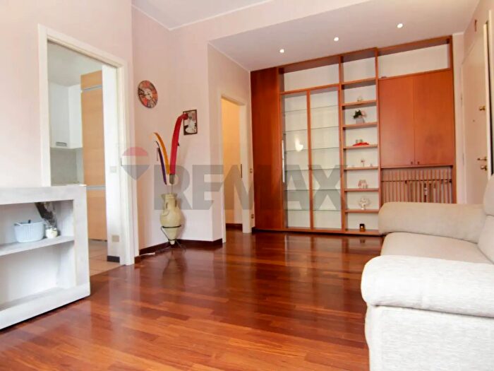 Appartamento trilocale in vendita in Via Lazio, Varese