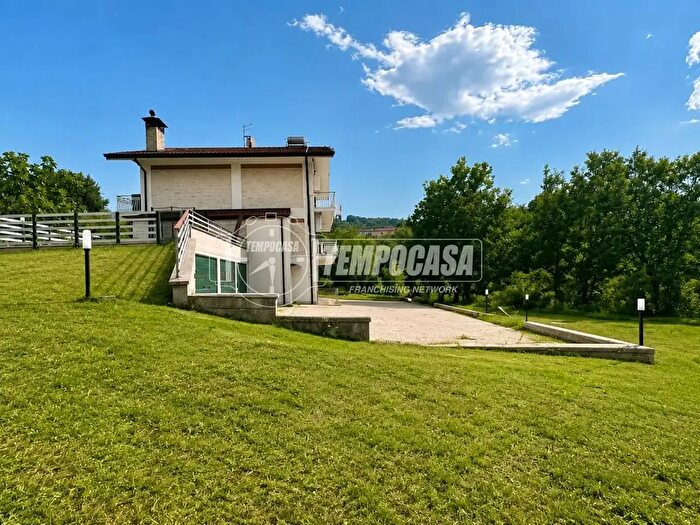 Appartamento trilocale in vendita in Via Cupa del Conte, Aiello Del Sabato