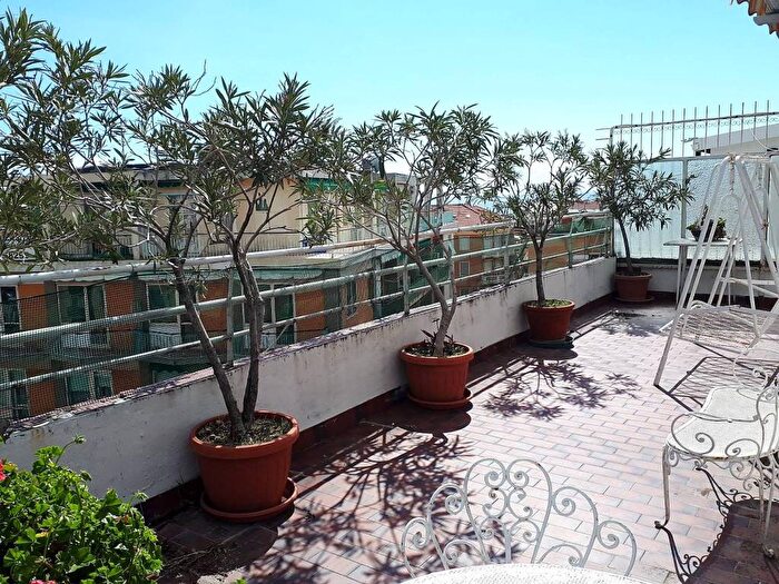 Casa trilocale in affitto in Via Leonardo da Vinci, Centro, Alassio