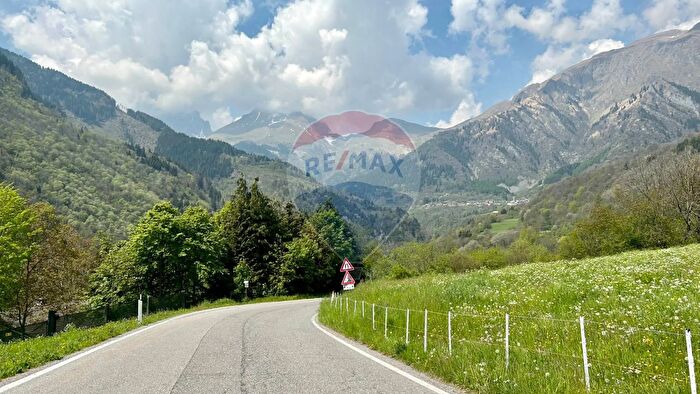 Appartamento trilocale in vendita in Lozio